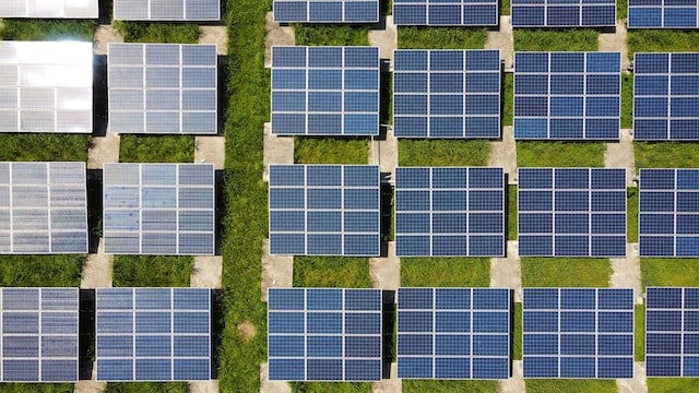 Fotovoltaici a terra: limiti nelle zone agricole