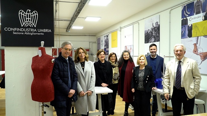 “Istituti d’Eccellenza del sistema moda”: inaugurato il riqualificato laboratorio confezioni dell’Istituto Professionale “Orfini”